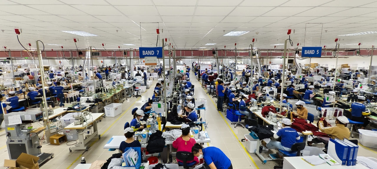 Sewing bands 5 & 7 — line-based production flow