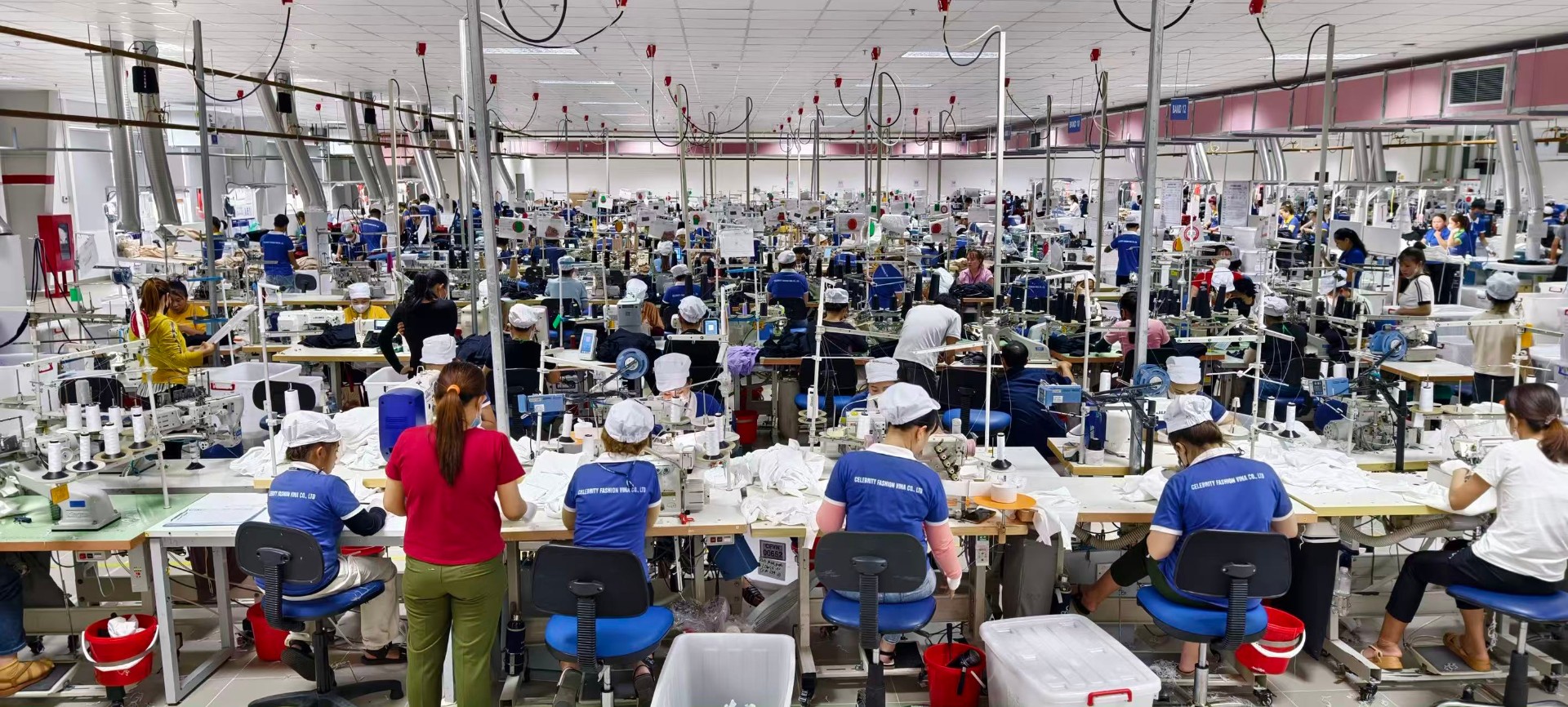 Sewing workshop — 46 lines running mixed programs